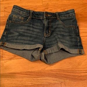 Girls jean shorts. Adjustable waist